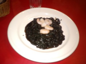 イカ娘のイカスミパスタ